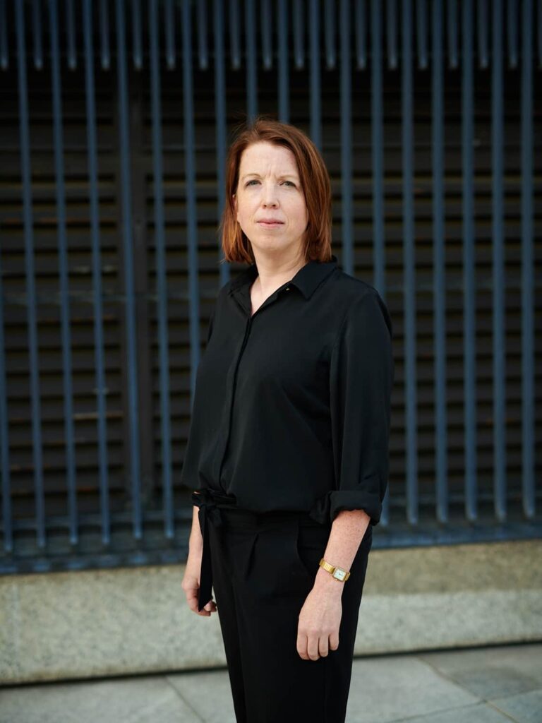 Studio Wundermaterial Dr. Sabine Sutter Porträt. Expertin für Ideenentwicklung, Mediatorin, Kunstvermittlerin.